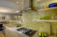 Дизайн кухни в деревянном доме: как выбрать стиль интерьера